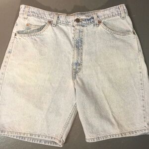 Vintage 1980s Men's LEVI'S Trashed Light Wash 550 Relaxed Fit Denim Shorts~36